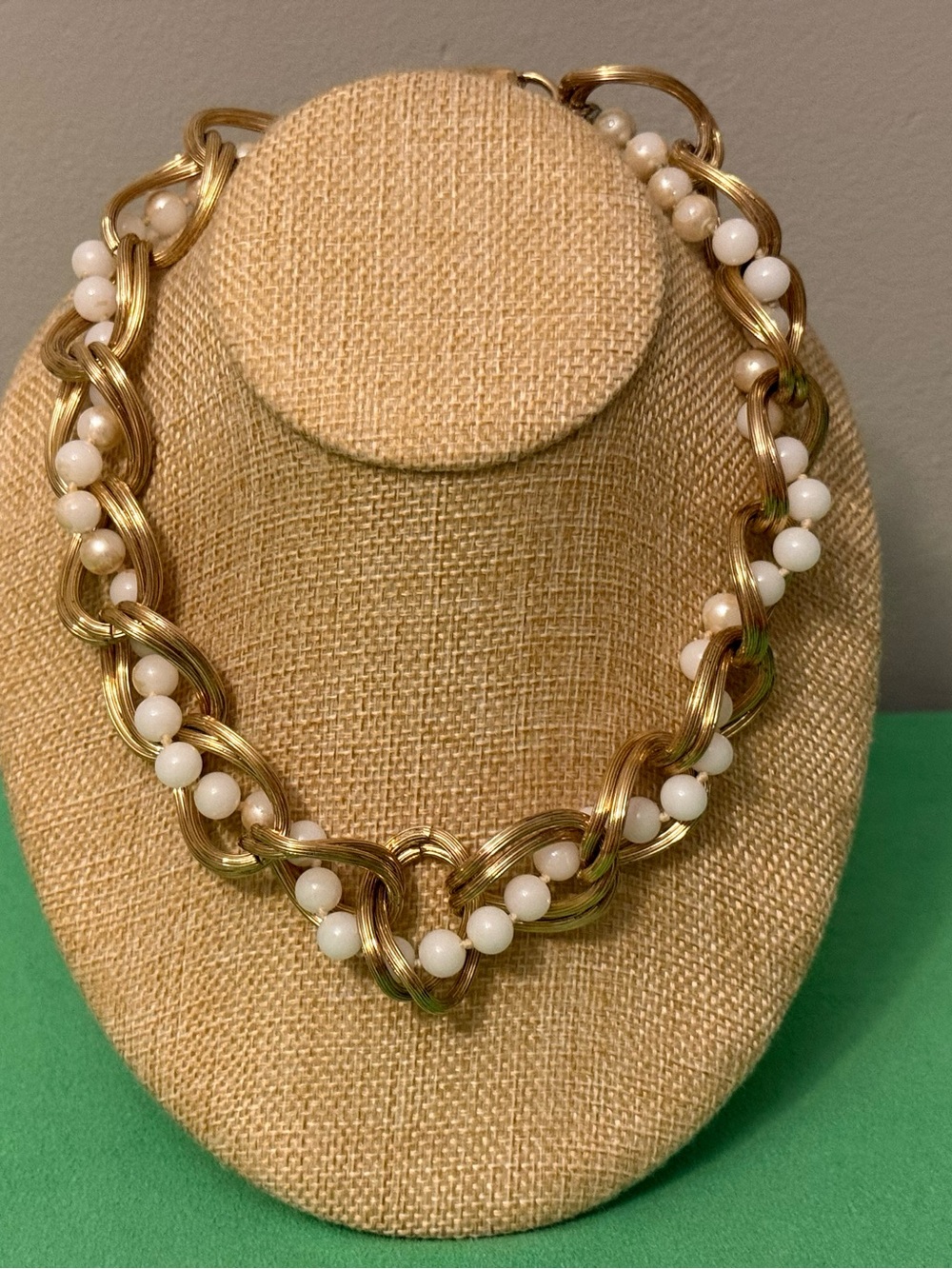 Vibrate Chunky Gold Link Necklace with White Bead Accents